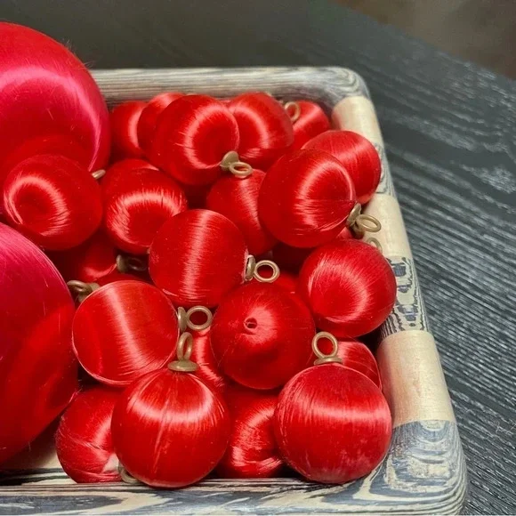 Satin Red and  Yellow Vintage Christmas Bulb Bauble Ornaments - Picture 5 of 8